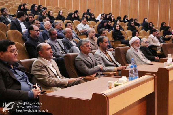 تکریم مقام استاد با تقدیر از اساتید نمونه آموزشی و فرهنگی و فعالان برتر آموزشی دانشگاه